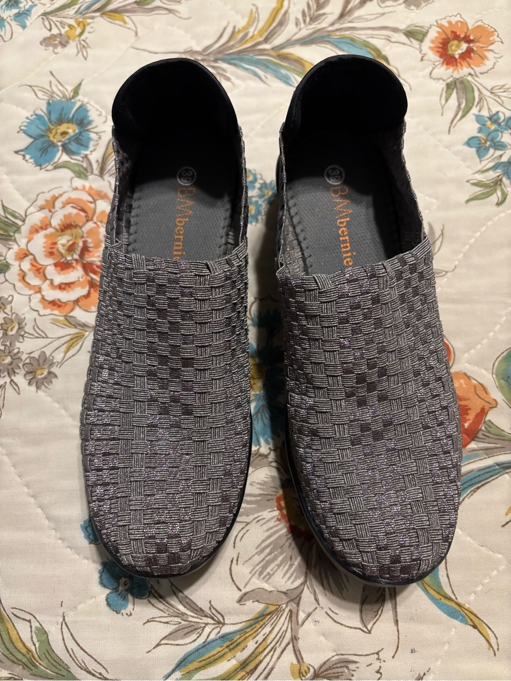 Women’s size 8 Bernie Mev shoes